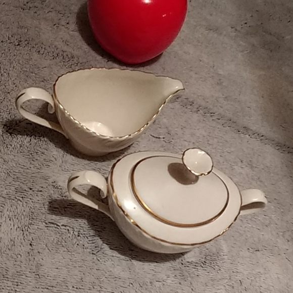 Authentic New Lenox Laurent milk/sugar set - Picture 1 of 6